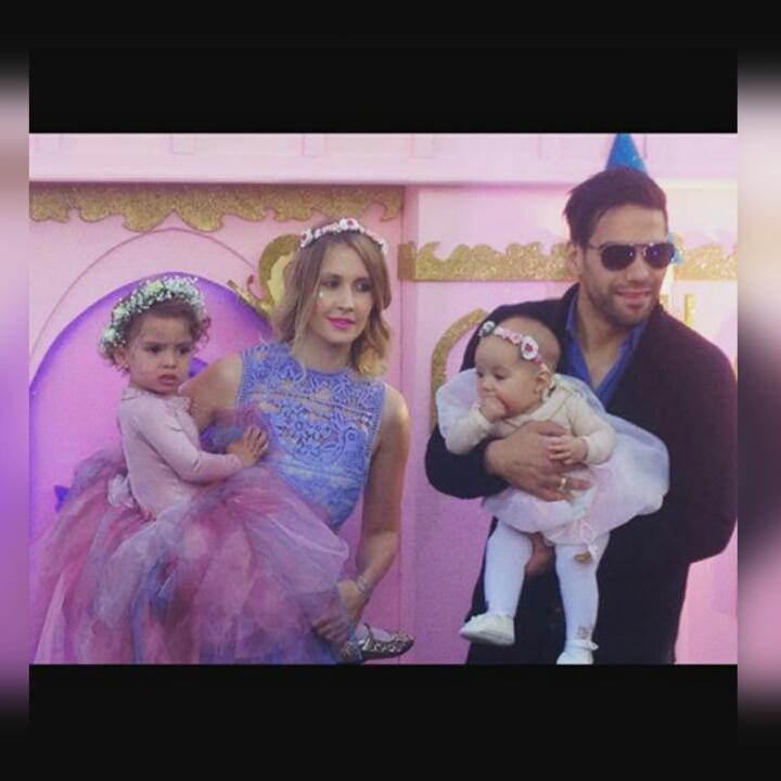 dominiqueTaron's tweet photo. Familia unida 👪 💞 http://t.co/1KGFB0ERCw