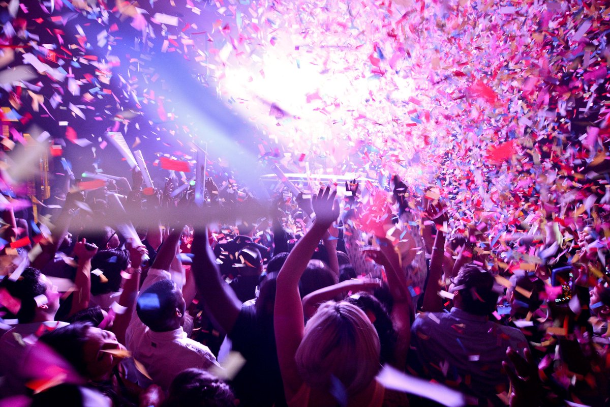 WynnSocial's tweet photo. #Vegas! Get perfect attendance TONIGHT for @LilJon's #ShotClass @SurrenderVegas! #TimeToGetLoose #TD4W http://t.co/XBH30DL0zV