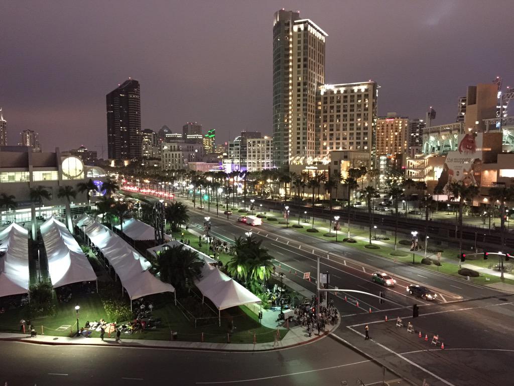 sdcc2015's tweet image. 2015 Preview Night has come to an end. Hopefully the @HallHLine folks stay dry and get some sleep.  See you tomorrow!