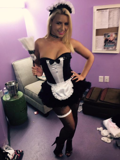 Come get a lap dance from me &amp; buy my stuff! I'm over here at @BlushExotic tonight and every night through<a href="/tag/albritearmy"class="tags"><span>#albritearmy</span></a>