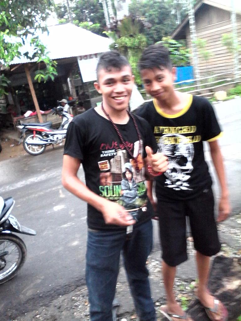 stwqq111's tweet photo. Sahabat kau tak kan kulupakan http://t.co/sSXrOyhEdR