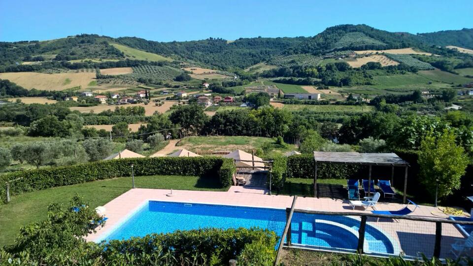 Glamping_DE's tweet photo. Hier entsteht ein neues #Glamping Dorf in den italienischen Marken, #Safarizelt mit eigenem Badezimmer http://t.co/VFlXZKABie