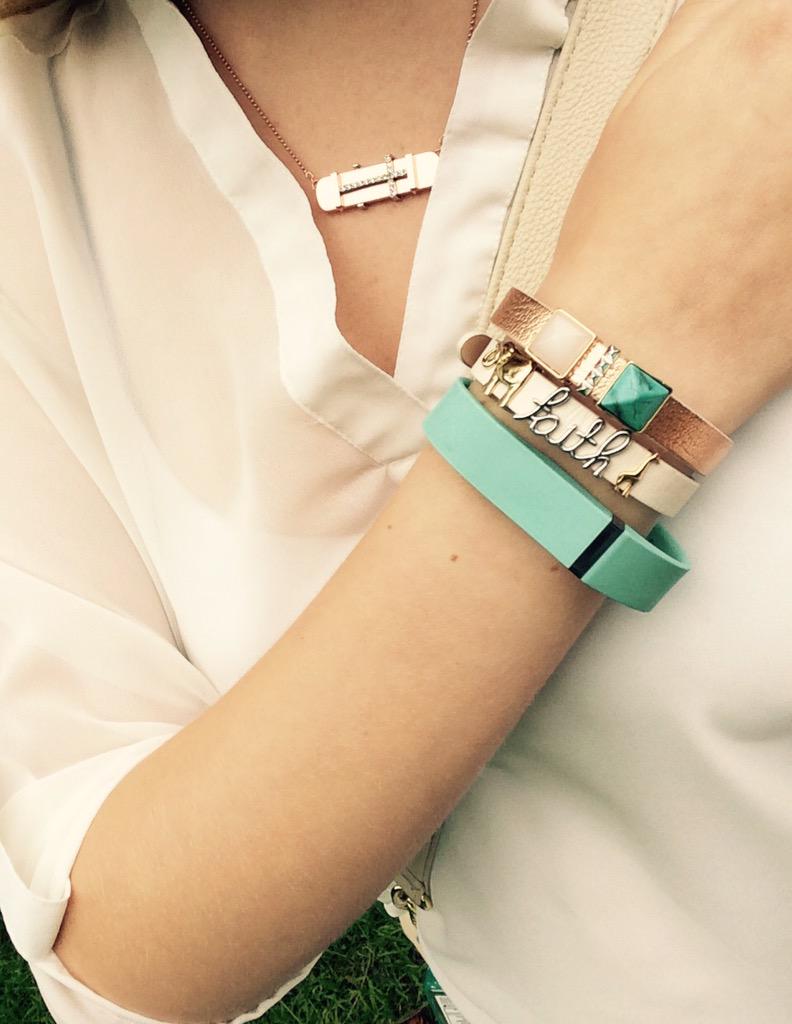 createwithcait's tweet photo. My keepers matched my Fitbit today 😍😍 http://t.co/las0gGpmUn