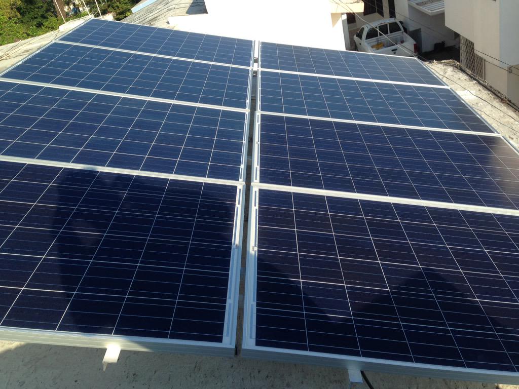 Pequeño sistema de 2 kWp instalado por iSolar Renewable Energy en la ciudad de Madero.