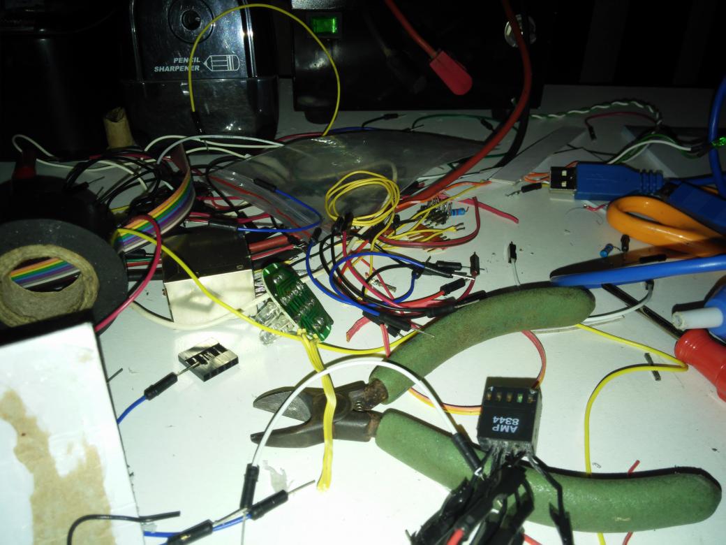 dutsuwak's tweet image. El desmadre que queda despues de varios dias de palmada en el proyecto. #OwnProjects #NoSleep #Love