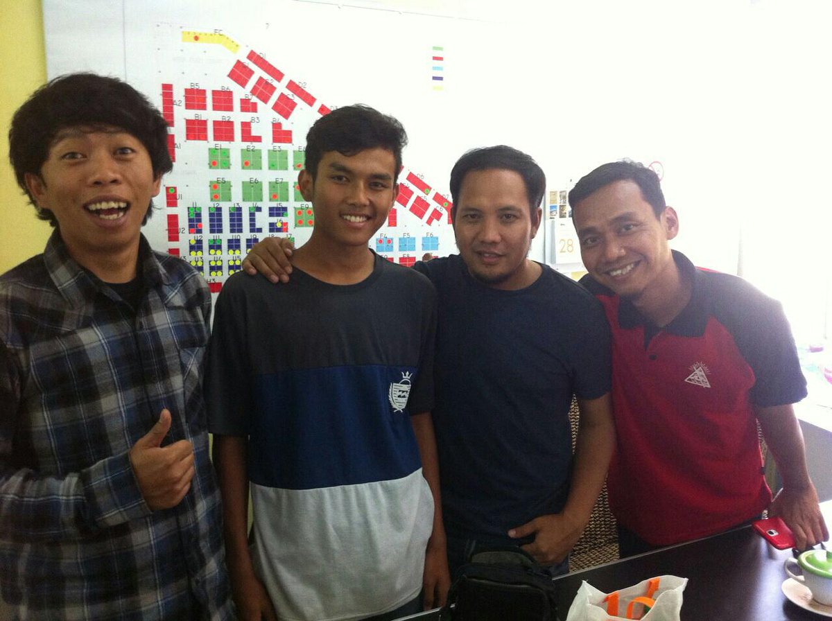 IrvanShadiqul37's tweet photo. @ucuppalentin @UbedLicious gedung baru ciroyom http://t.co/zDQr5R700F