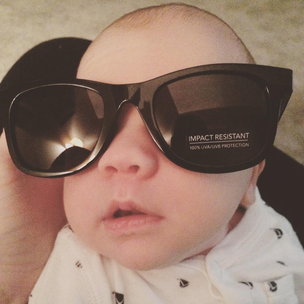 TollyB34's tweet photo. @HelloJTHodges Boyd has his #raybanson http://t.co/v8OXjtfXsq