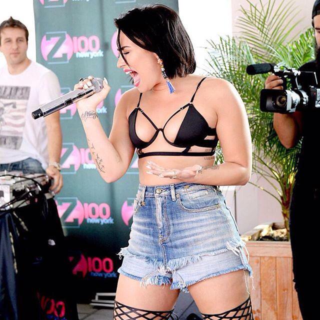 new here to roleplay. rt? 🌴🌺☀🍹