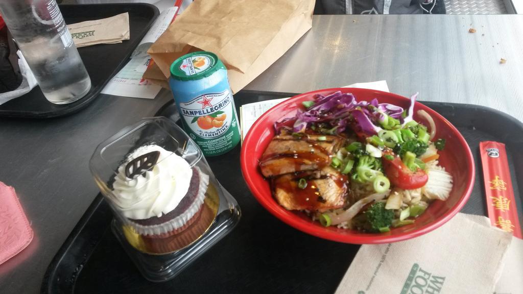 NWiggerich's tweet photo. Love it!! Perfect meal to prepare for upcoming challenges at #venturebits with @SFranke88 thanks to @WholeFoods http://t.co/WZCrHAbk6A