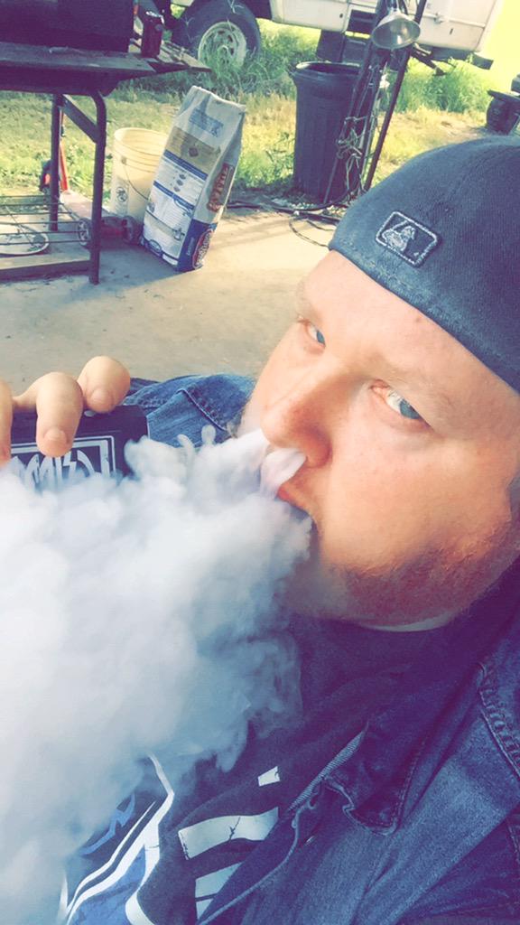 Evol_Smith29's tweet image. #GrimmArmy #RubyCrew #Cloudsbro #VapeOn #BigTobaccoFree #WhatupTugboat #Relaxin #CloudCatchin #Louisianadays