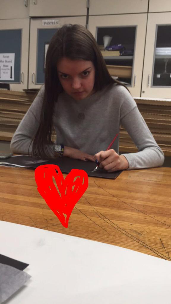 dingoatemydior's tweet photo. Happy birthday v rep!!! ily art buddy 😍🎨 http://t.co/JTNI6Rd0Vb