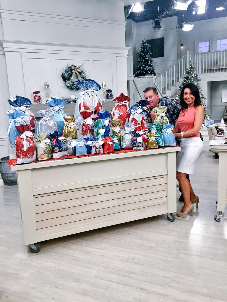JanineQVC's tweet photo. #Sellout! 1st of the season! Gift bags and more to come! @QVC @christmasinjulysale http://t.co/729zgeCJtj
