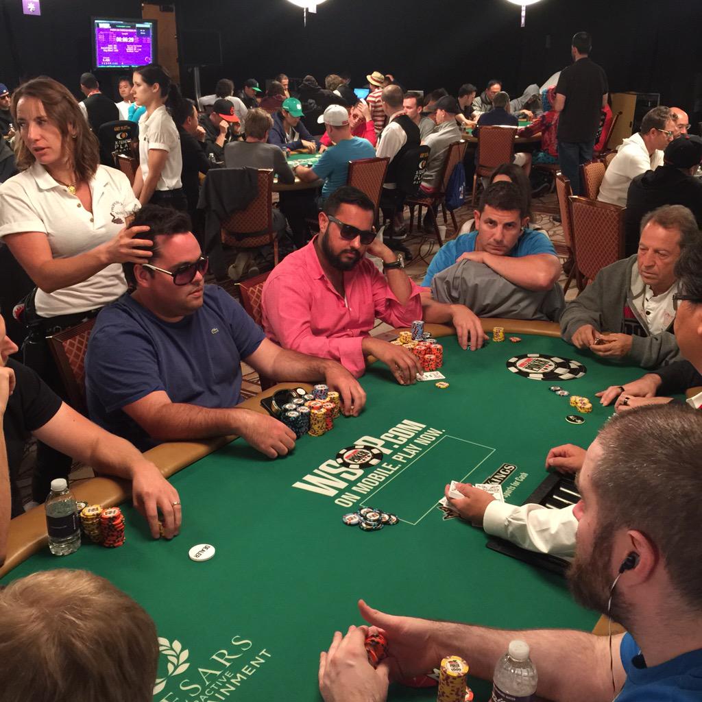 RemkoRinkema's tweet photo. Amar Anand sits on over 500,000 chips on Day 2 of the Main Event, squeezed in between @chilaxchuck and @ICTMoxie. http://t.co/cWvZJH9A0P