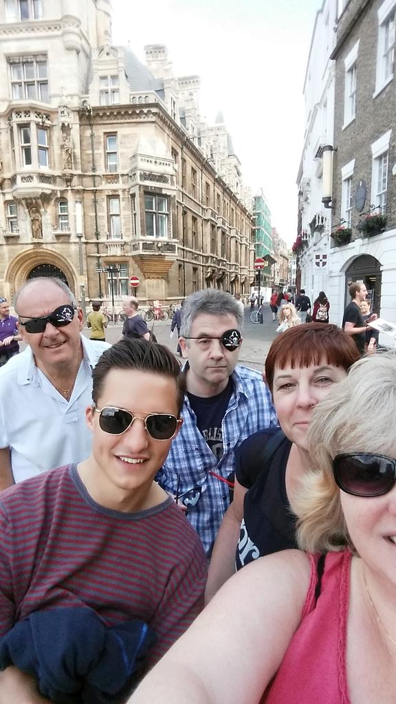 tracyparr's tweet photo. @SCUDAMORESPUNTS #PUNTING #RUPERTSRENEGADES http://t.co/ZUYi477FKm