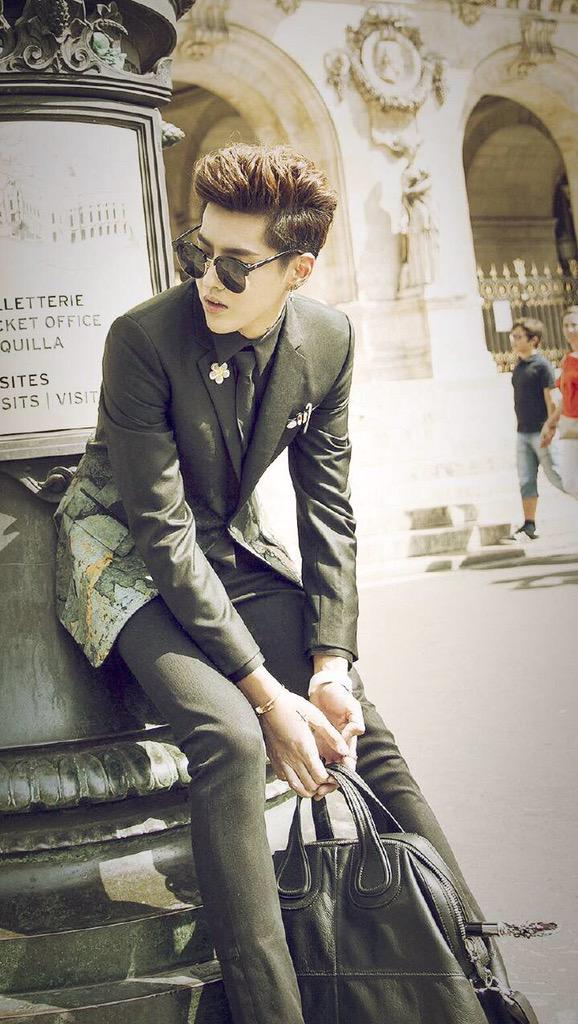 SkulLaeEy's tweet photo. เป็นอีดิทที่เลอค่า หล่อน้ำตาไหล http://t.co/BWAZyu10hM