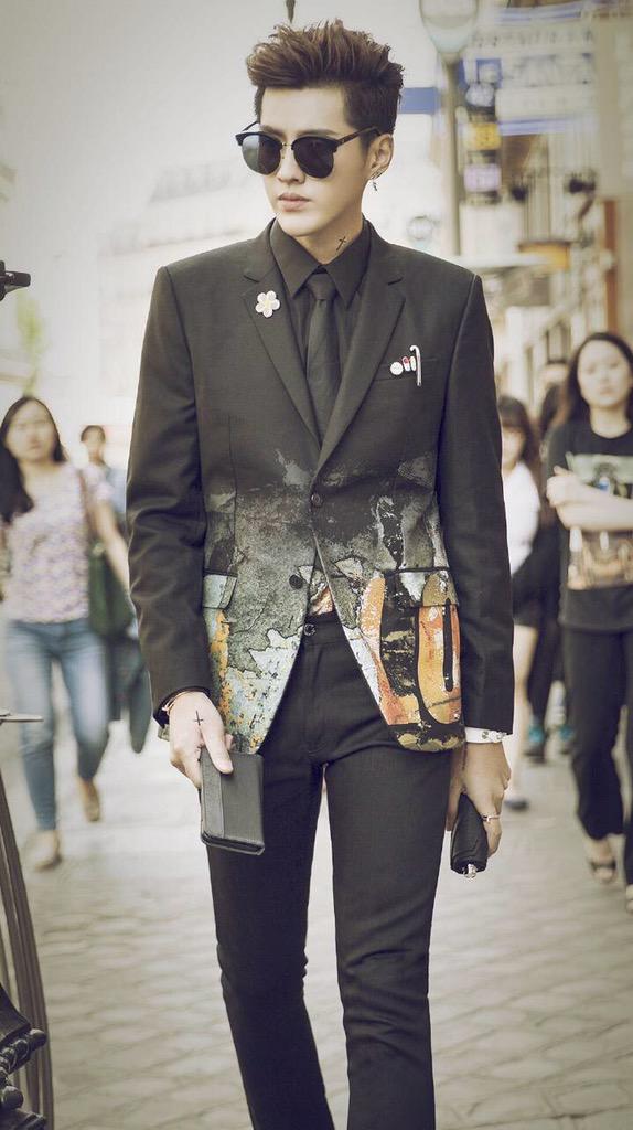 SkulLaeEy's tweet photo. เป็นอีดิทที่เลอค่า หล่อน้ำตาไหล http://t.co/BWAZyu10hM