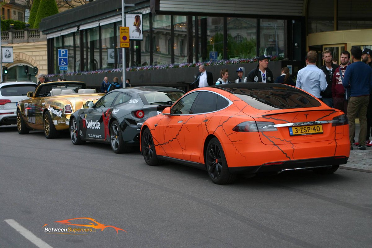 Gumball3000NL's tweet photo. #TeamGoldFinger @Betsafe #TeamTeslaNL In front of the Grand Hotel in Stockholm!! @gumball3000 #StockholmtoVegas http://t.co/cvifuA97J5