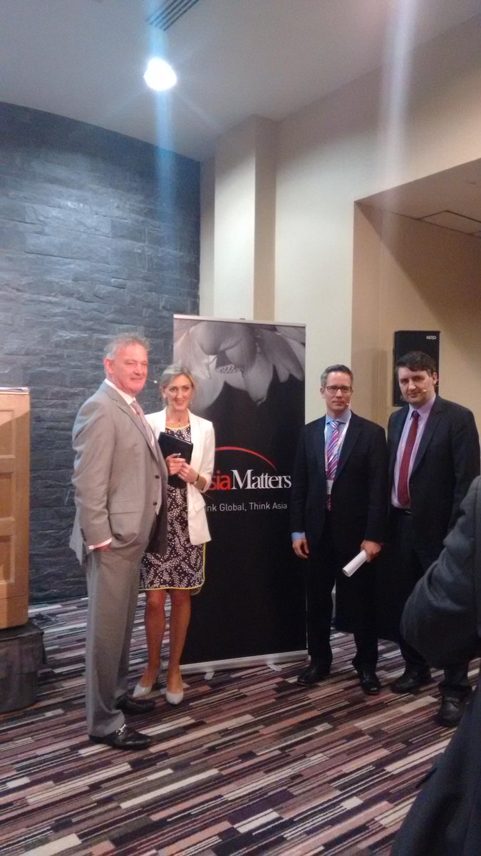 asiamatters_biz's tweet photo. #AsiaIrlTalent kicking off Session 3: Industry Panel with @RyanShanks5 @CaseyPeterJ and @JoanMulvihill right now! http://t.co/w1k3ife9s9