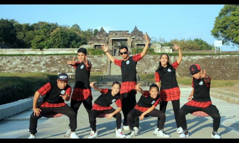 Sukses buat kakak <a href="/Unlimited_PAZ/">Unlimited PAZ Crew</a> amin,,,, <a href="/Dodo_limitCrew/">Dodo Unlimited PAZ</a> @EtenZygb <a href="/AyodyaBanu/">yoloyoda</a> <a href="/JayDhaitanio/">Jay Dhaitanio</a> <a href="/rendy_bow/">Dybow</a> dan Aurel