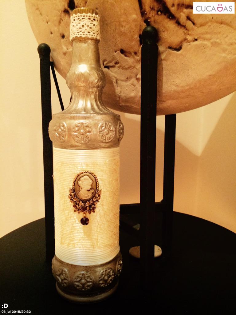 cucadaselprat's tweet photo. Cada momento, cada persona y cada celebración puede tener su botella y cucadas te la personaliza #escucada http://t.co/i9GWVwWJt8