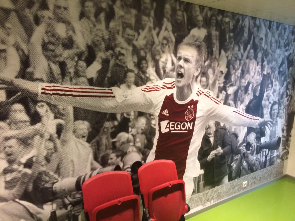 MennoGeelen's tweet photo. Blijft mooi om iedere ochtend bij het koffie halen herinnerd te worden aan 15 mei 2011. #3dester @siemdejong http://t.co/0PRzCmif5V