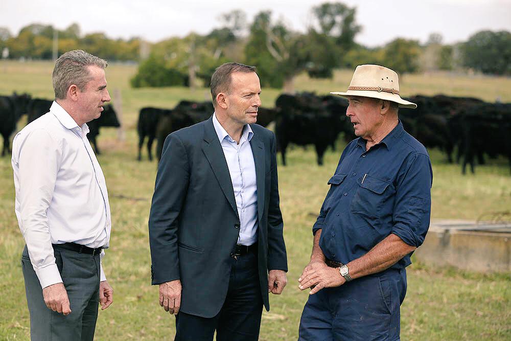 HonTonyAbbott's tweet photo. Great to be talking about our agriculture white paper today in Grafton and what it means for farmers across Australia http://t.co/9mj8ncF43X