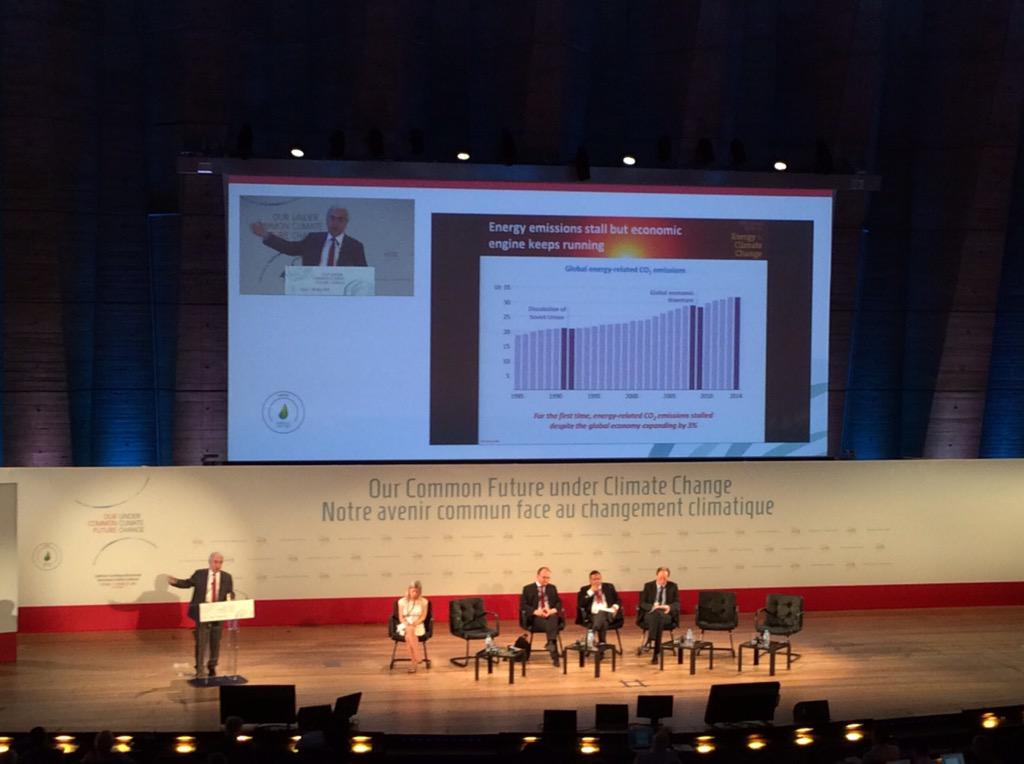 MadsStolberg's tweet photo. CO2 emissions from energy sector stalled even with economic growth! Momentum is building for COP21 #CFCC15 @tjnCK15 http://t.co/oEyOc7vUQi