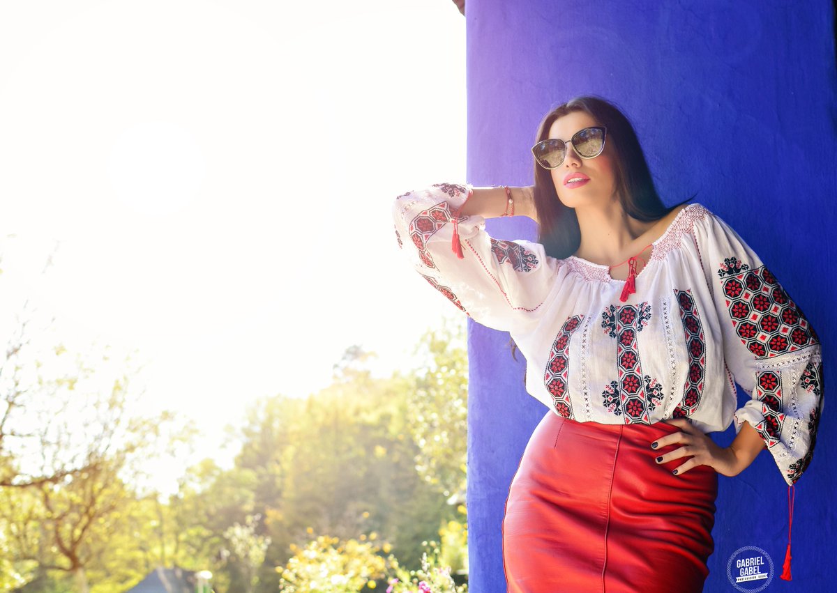 RomanianLabel's tweet photo. Perfect summer outfit>>http://t.co/paOP2DqZol
#romanianlabel #romanianblouse http://t.co/BFkXDWFpXH