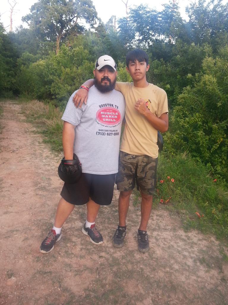 BALLNONE_TX's tweet photo. My boy BALLNONE http://t.co/NDwJCwLCqp