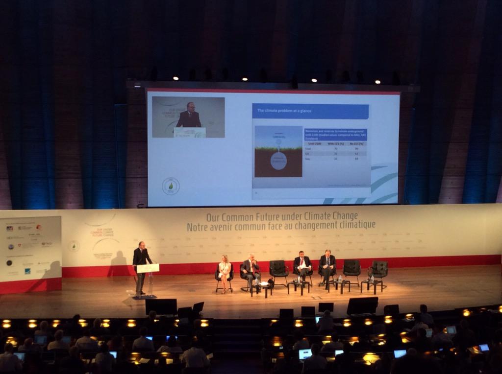 MadsStolberg's tweet photo. Owners of coal, oil and gas need to keep their oil in ground through carbon pricing #CCFC15 #journey15 http://t.co/JZmNEhrL8H