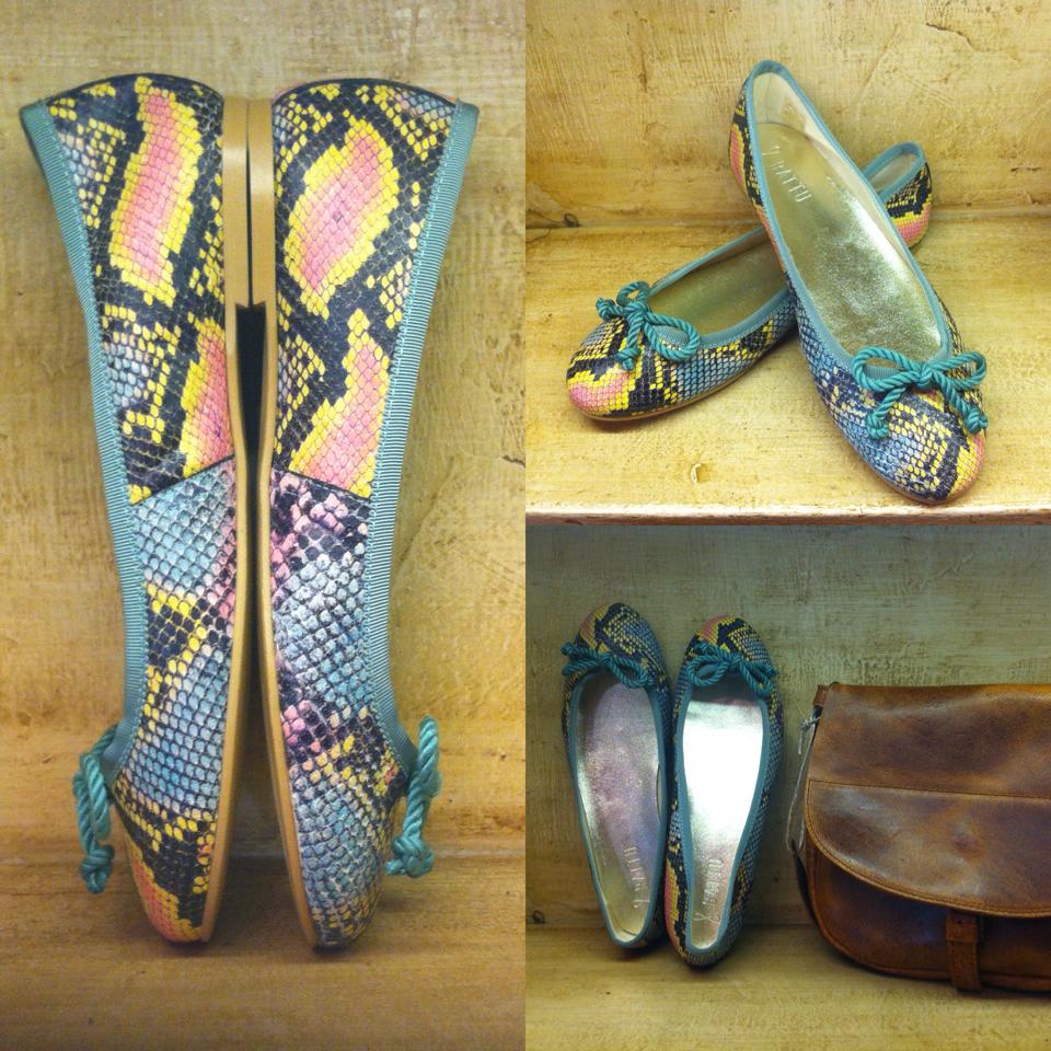 battushoes's tweet photo. Lunic en Barcelona han sacado esta preciosa foto de nuestras Battu de estampado de serpiente. http://t.co/5vUyMNybmA http://t.co/1ft9O0AaIz