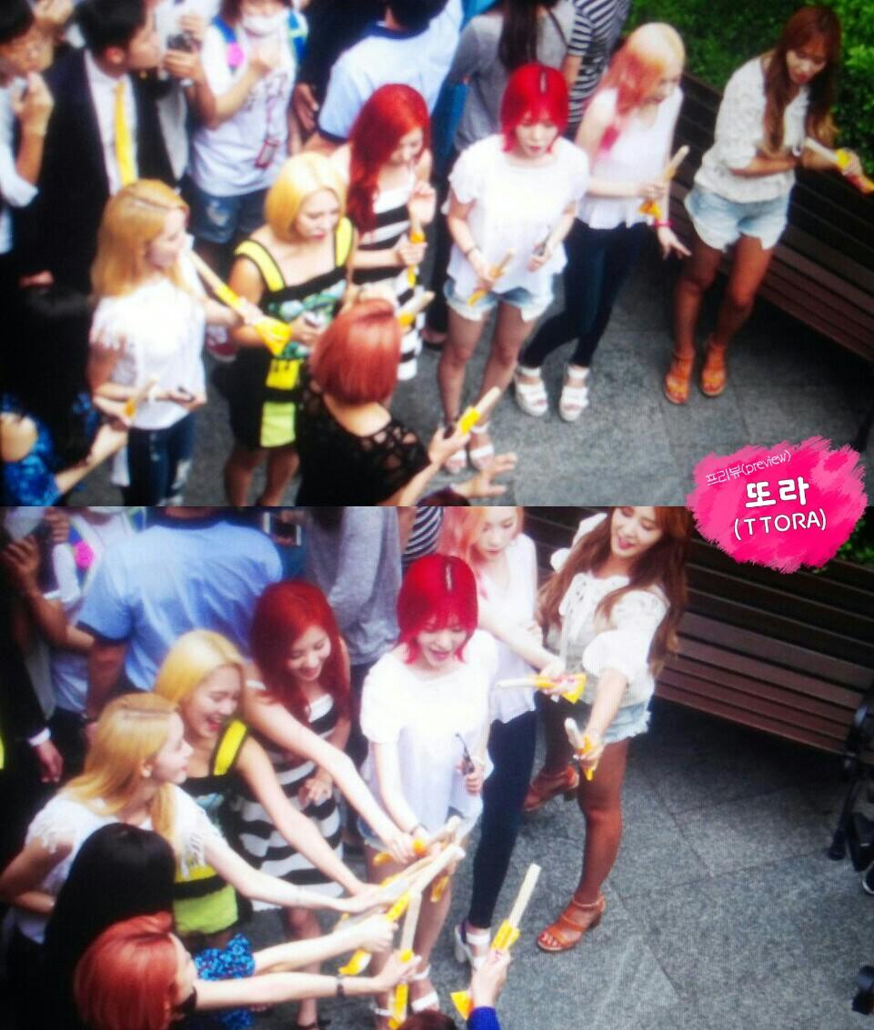 [PIC][09-07-2015]SNSD ghi hình cho chương trình "Guerrilla Date" của kênh KBS tại "LOTTE World" vào chiều nay CJdUZccUEAEJTcl