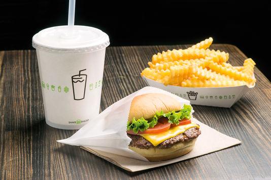 lemonde_M's tweet photo. Rapidité, accessibilité, qualité... Aux Etats-Unis, la ruée vers les fast-foods éthiques http://t.co/tozeaBmx9y http://t.co/I8AOo8ruEM