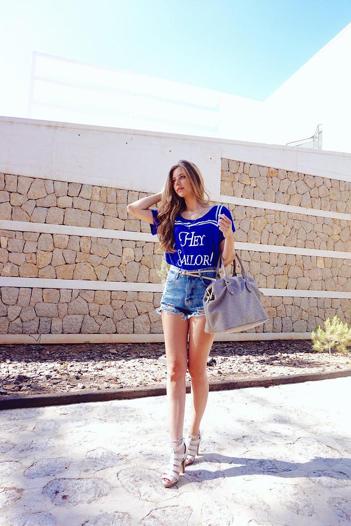 StephanieBelles's tweet photo. Hey Sailor! 🙋 Desenfadado y juvenil, así son mis #looks! http://t.co/ncItrpw1Q4 #StyleMoi #BlogsModa #OOTD http://t.co/UNUMcOO2zz