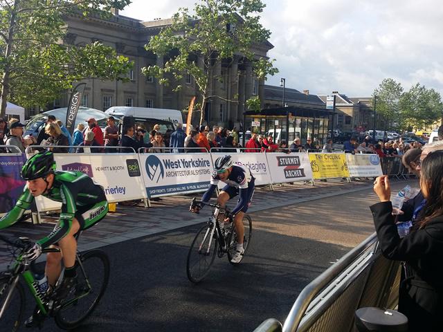 KevinWYWDoc's tweet photo. Great to see @wyas supporting Huddersfield Criterium festival of cycling. http://t.co/qiXFEFrVfx