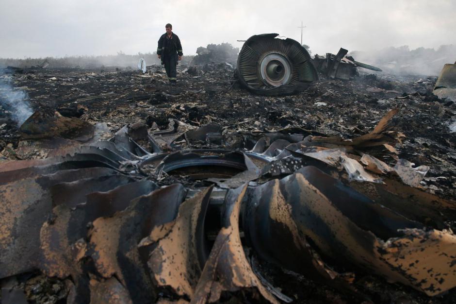 ParisMatch's tweet photo. #Crash du #volMH17- La #Malaisie veut juger les responsables > http://t.co/mGZ0JEf2KR http://t.co/uZ2FhP7ifM