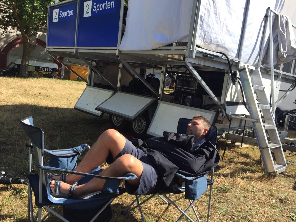 TV2Rune's tweet photo. Trodde kanskje oppriggen var ferdig når vi ankom men dette var synet som møtte oss. #2tdf #blytungt http://t.co/30xm83EkrM