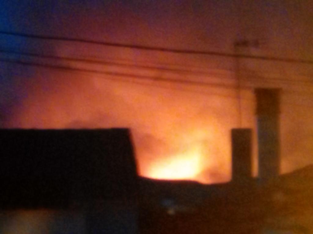 Alijoven's tweet photo. El fuego está cercano a nuestro municipio #IFQuesada #AlicúndeOrtega http://t.co/cEtUEZa8CU