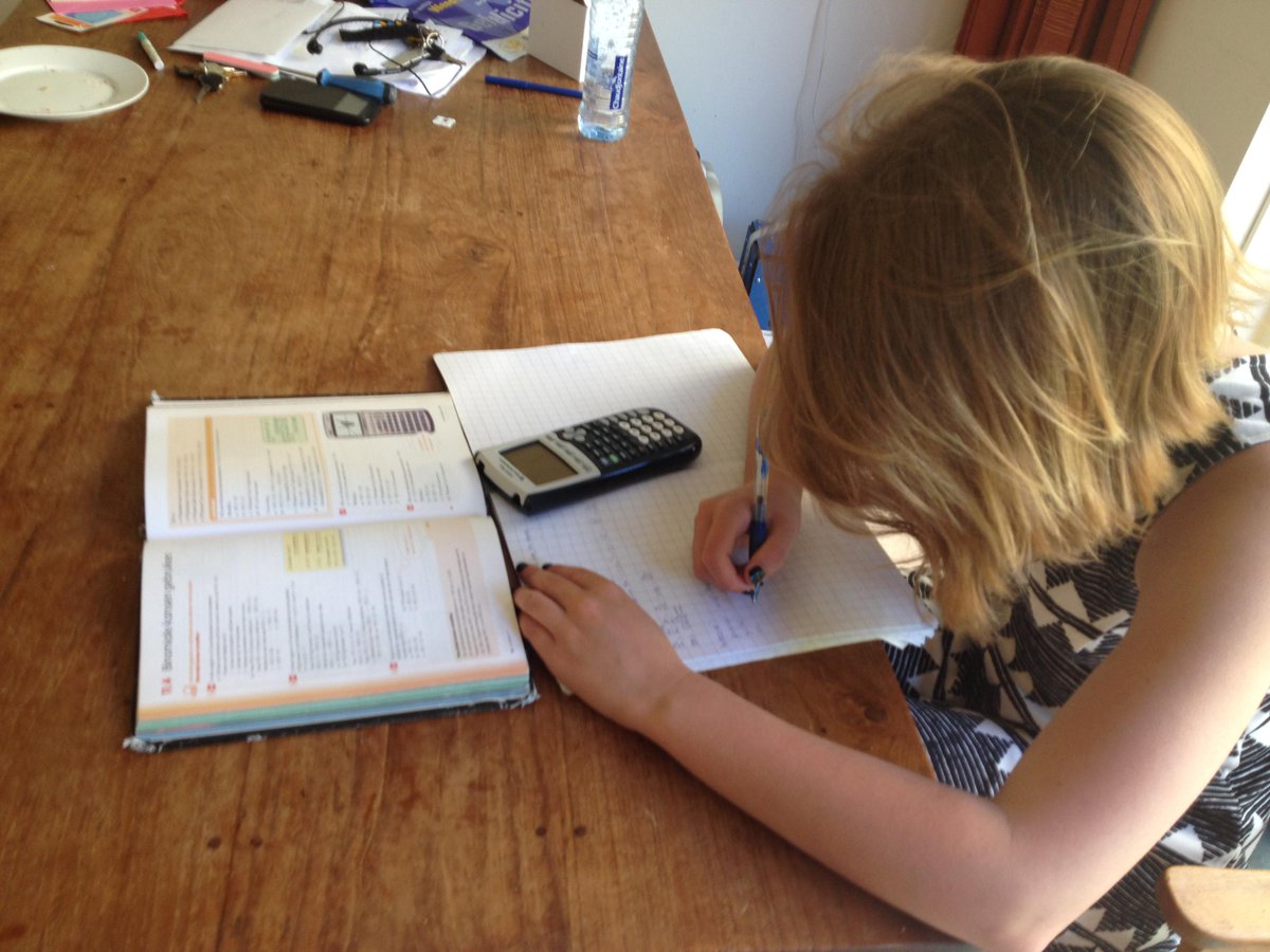 Wat zeggen leerlingen over #toetsen? Sanne @lekenlinge: Er ligt te veel focus op toetsen goo.gl/S1CSUP