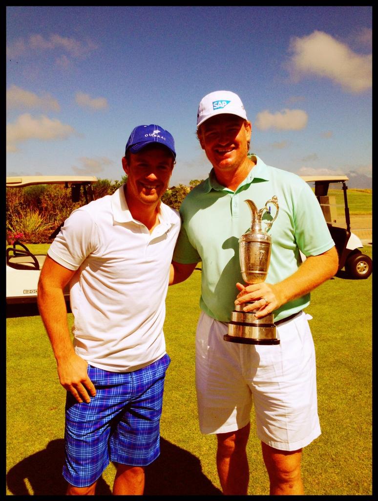 TheBig_Easy's tweet photo. Here's with @ABdeVilliers17  @justproteas  🏆👍 RT to raise $ 4 #autism @SuperSportTV @mornemorkel65  #RBCGolf4Kids http://t.co/ia6DAbuzXe