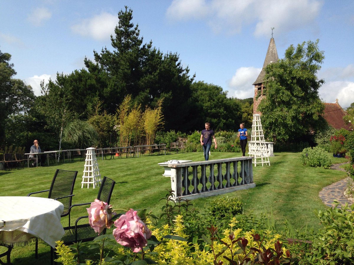 .<a href="/CygnetTheatreUK/">Cygnet Theatre</a> rehearsals for #TriumphofLove in our secret garden yesterday ow.ly/i/bGNDY