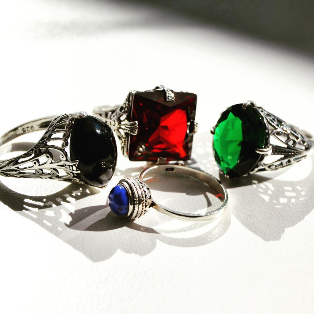 houseofneed's tweet photo. Stones Collection.
All pieces now online:
http://t.co/f6oHPSTlsi
#need #stonescollection #thestones #rings #shopnow http://t.co/6cm07u39Sj