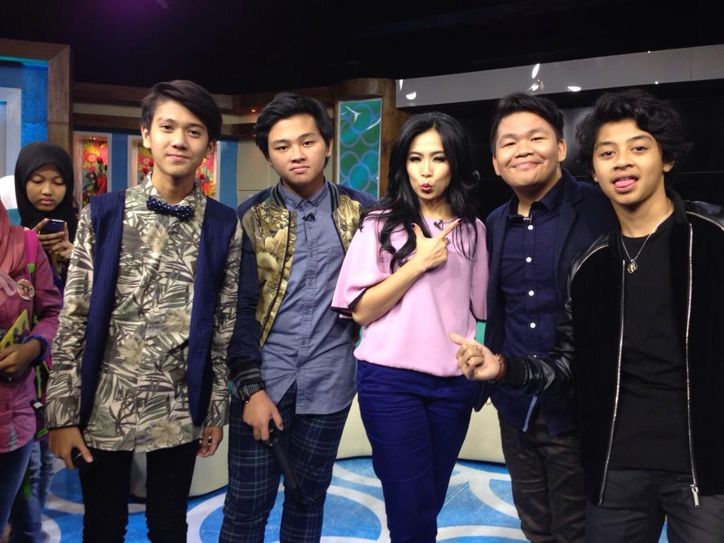 Seruu nih with <a href="/bastiansteel/">Bastiansteel</a> #CJRAtRumpiTransTV