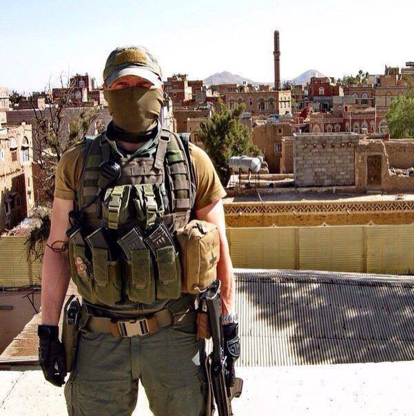 タカシェンコ スギモノフ Sugimossan1992 因みにrsb Groupは民間銃が多いけど これがイラクのルクオイル油田警備の社員 所属不明 になると何か凄い武装になる Http T Co Pnubvlbqca Twitter