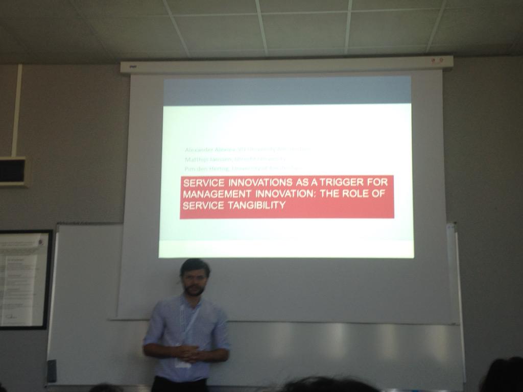 CartonGuillaume's tweet photo. Alexander Alexiev @locusofcontrol on Service Innovation: the role of service tangibility @EURAM_BXL #euramMBS15 http://t.co/85XkmB1szi