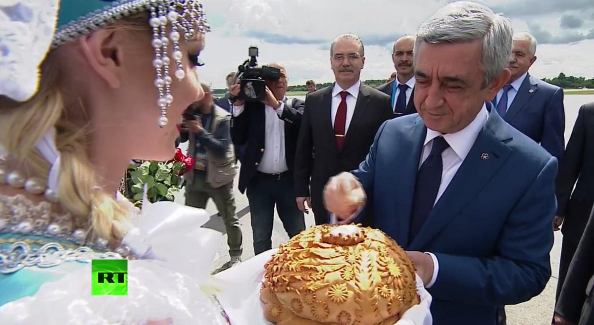 Прямая ссылка на встроенное изображение