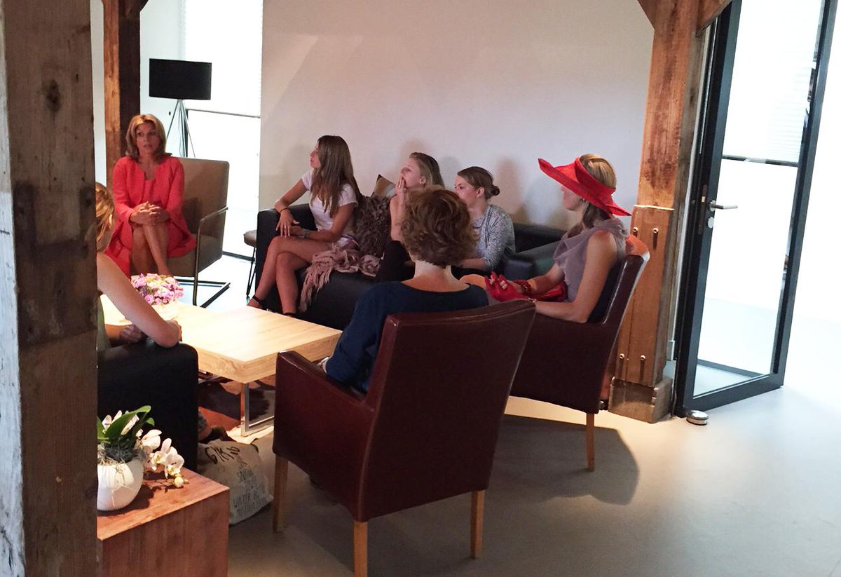 Koningin opent met Leontien van Moorsel  het @Leontienhuis, dat ondersteuning biedt aan mensen met #eetstoornissen
