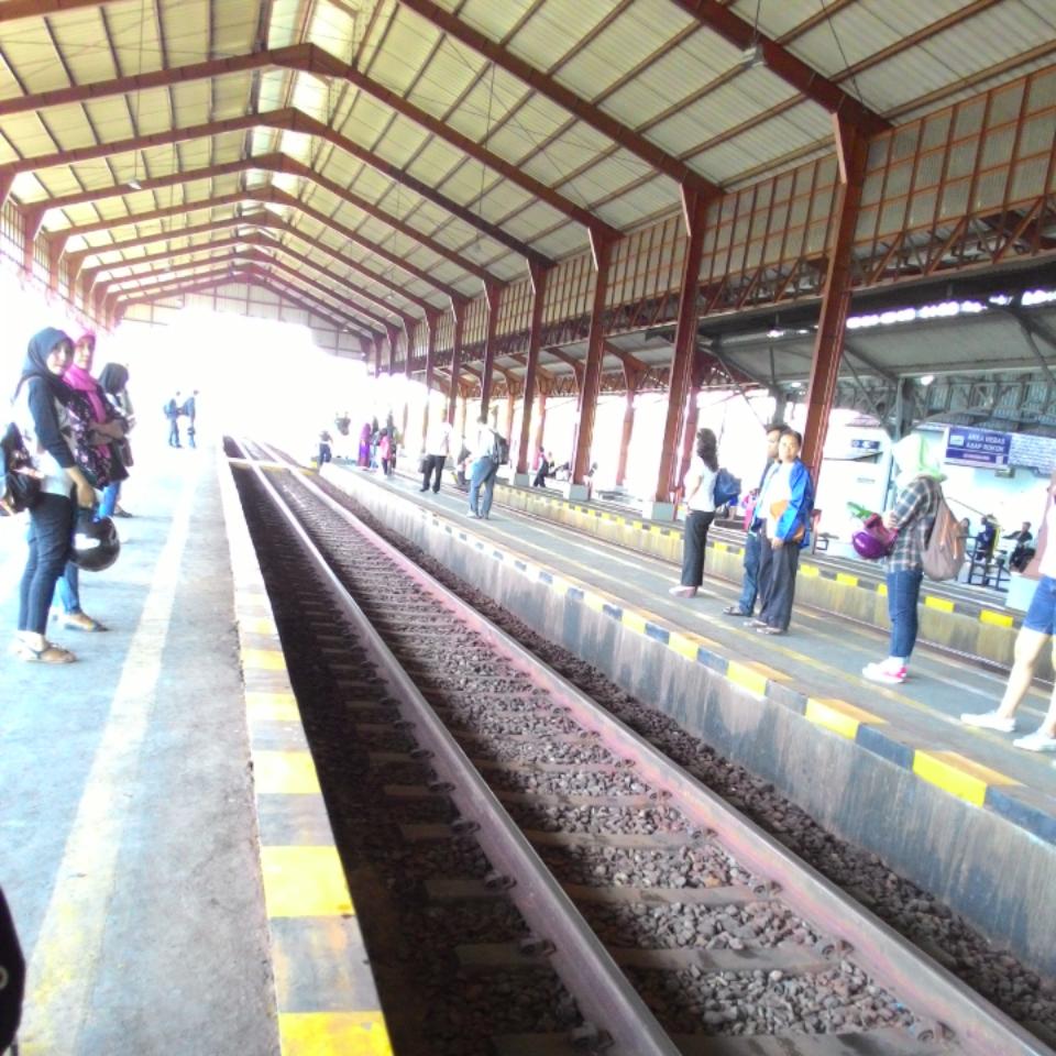 railfansjkt's tweet photo. RT @tinetiviperia http://t.co/tOlLRy5MBk