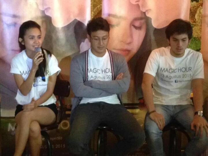 mufadady's tweet photo. @MagicHourID gaa sabar nunggu film ini dibioskop , kangen aktingnya kak ikky @rizkynazaarr http://t.co/A3q3aTWeDw