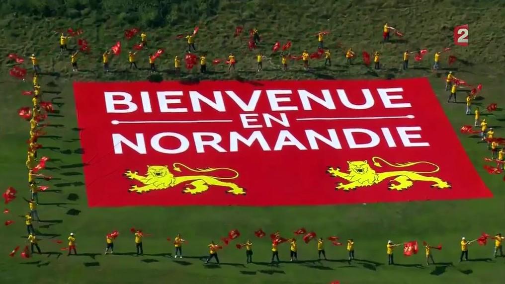 Normanniae's tweet photo. Que nos Léopards sont magnifiques ! #Normandie #TDF2015 http://t.co/wdhd2H6bLV